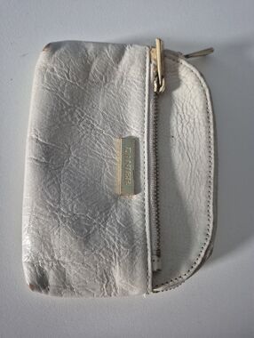 Danier White Leather Zip Coin Wallet with Gold Hardware